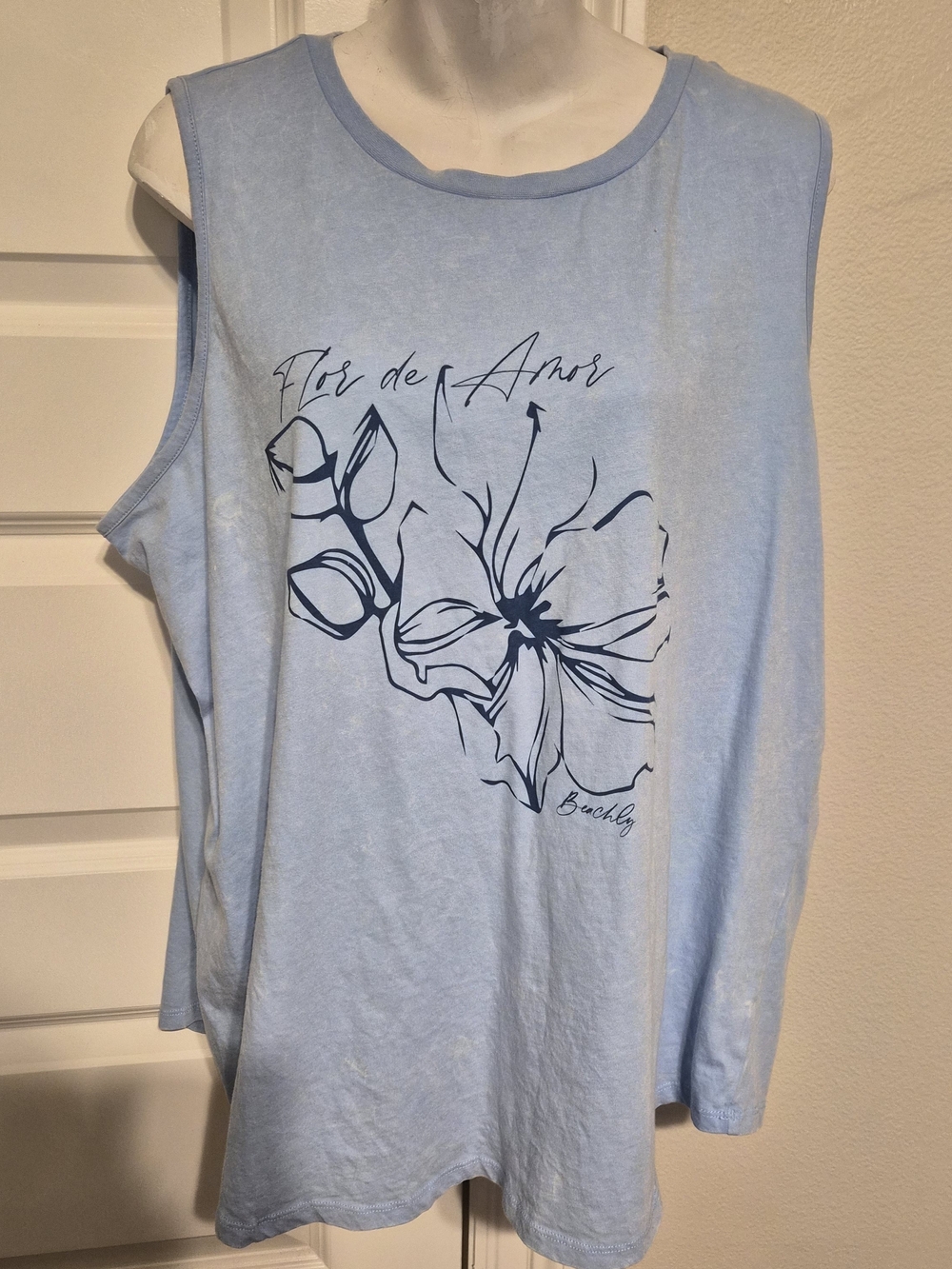 Beachly Flor De Amor Tank Top Light Blue Mineral Wash Graphic Sleeveless 2XL